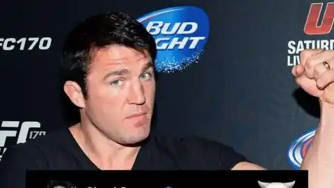 Imagen 1 de El exluchador Chael Sonnen opina que hay que quitarle el cinturón a Topuria: "Creo que es inocente, pero si no está lesionado..."