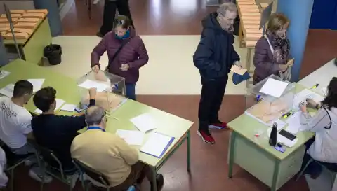 Imagen 1 de La participación electoral cae en Extremadura casi seis puntos a mitad de la jornada