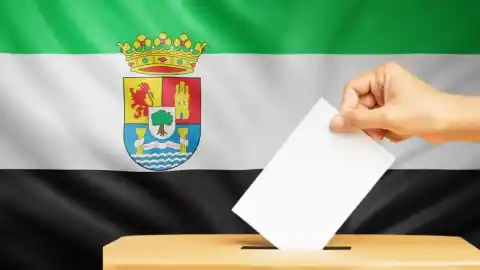 Imagen 1 de ¿Puede Extremadura irse este domingo a dormir sin saber quién gobernará? Qué es el voto CERA y cuál puede ser su impacto