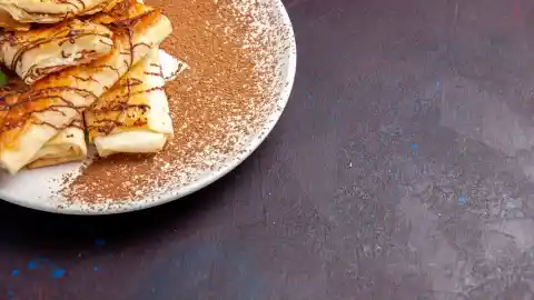Imagen 1 de Recetas de otoño: descubre estas crepes con crema de castañas, yogur y cacao en polvo
