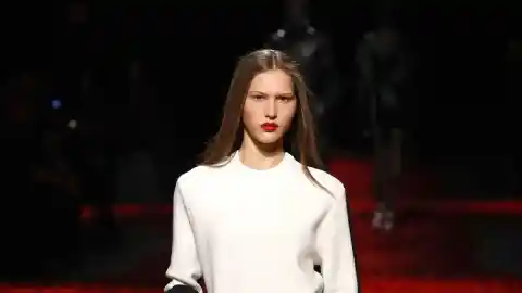 Imagen 1 de La fórmula del 80/20 para no estar ‘overdressed’ en una fiesta