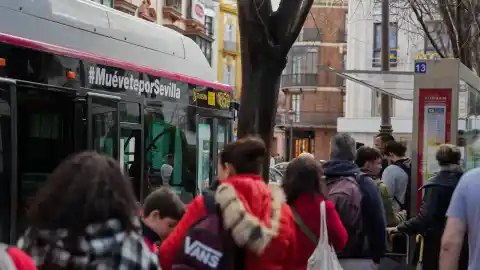 Imagen 1 de El metro y Tussam se refuerzan en Sevilla para cubrir la demanda de Navidad