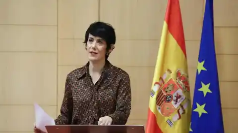 Imagen 1 de Sánchez designa a Saiz como nueva portavoz e incorpora a Tolón como ministra de Educación