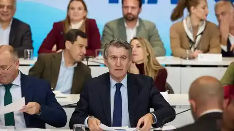 Imagen 1 de Feijóo celebra la victoria del PP en Extremadura: “El declive del PSOE es irreversible”