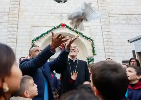 Imagen 1 de El Patriarca Latino de Jerusalén aplaude la determinación de los gazatíes de “reanudar sus vidas”, pese a las “condiciones miserables”