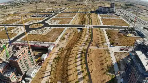 Imagen 1 de El nuevo barrio Los Berrocales se abre a los madrileños: ya se puede circular o pasear por sus calles