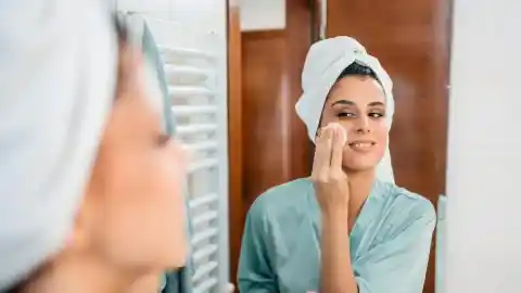 Imagen 1 de Esta agua micelar es perfecta para limpiar la piel sensible e irritada