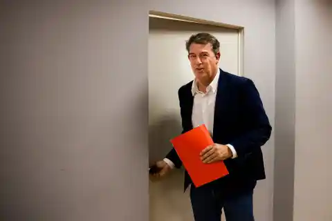 Imagen 1 de Besteiro intenta sofocar el incendio interno en el PSdeG con un cónclave extraordinario en enero