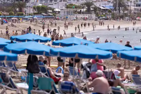 Imagen 1 de El turismo deja definitivamente atrás la pandemia y vuelve a aportar el 12,6% del PIB a España