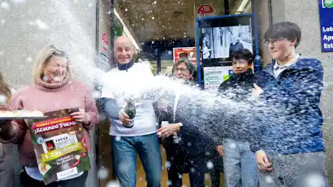 Imagen 1 de La mañana de la suerte en Madrid: del Gordo de la Lotería de Navidad en La Elipa al segundo premio en Chueca