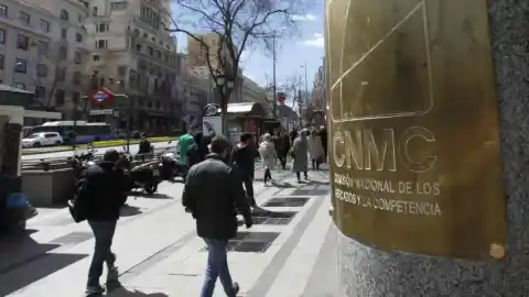 Imagen 1 de La CNMC aprueba la retribución a las redes eléctricas manteniendo su tasa del 6,58%