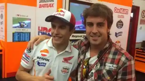 Imagen 1 de Fernando Alonso se deshace en 'piropos' a Marc Márquez: "Es extremadamente inteligente"