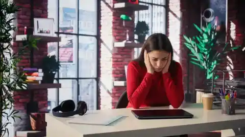 Imagen 1 de Conseguir un primer empleo es cada vez más difícil: la inteligencia artificial y la sobreexperiencia penalizan a la Generación Z