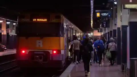 Imagen 1 de Una incidencia entre las estaciones de Sants y Bellvitge provoca retrasos en ocho líneas de Rodalies