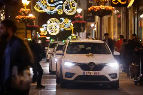 Imagen 1 de La Seguridad Social prorroga las cuotas de autónomos y espera alcanzar un acuerdo para elevarlas en 2026