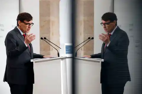 Imagen 1 de Illa hace una defensa cerrada de Pedro Sánchez tras el batacazo en Extremadura