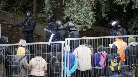 Imagen 1 de La Fiscalía pide que se aclare si Albiol ofrece alternativa a los migrantes desalojados