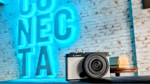Imagen 1 de Una cámara 'full frame' pensada para Instagram y TikTok: así es la Panasonic LUMIX S9