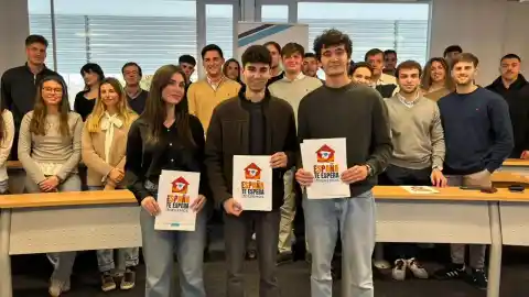 Imagen 1 de La plataforma Lideremos presenta el plan 'España te Espera' en Granada