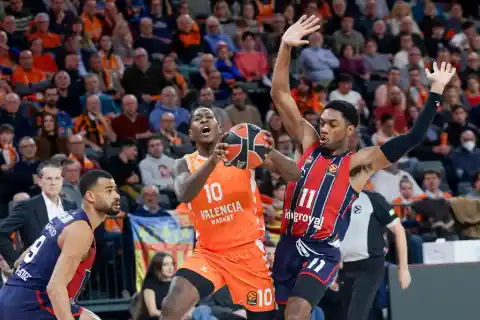 Imagen 1 de El Barça cae en Turquía y el Valencia no da opción al Baskonia