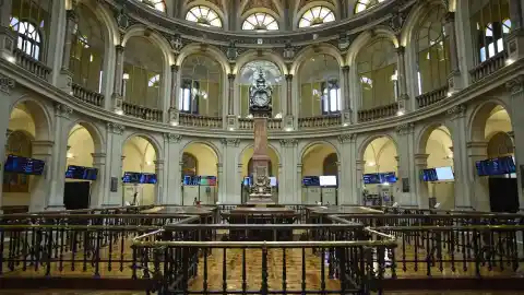 Imagen 1 de Entre aranceles, opas y giros estratégicos: un año caldeado para las empresas del Ibex 35