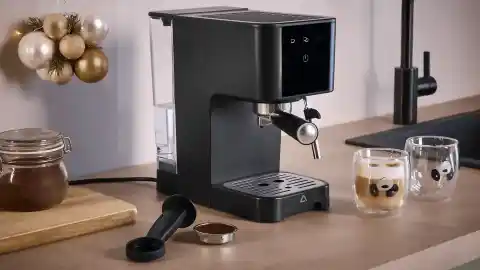 Imagen 1 de ALDI lanza su nueva cafetera con diseño retro en España: café cremoso sin gastar una fortuna