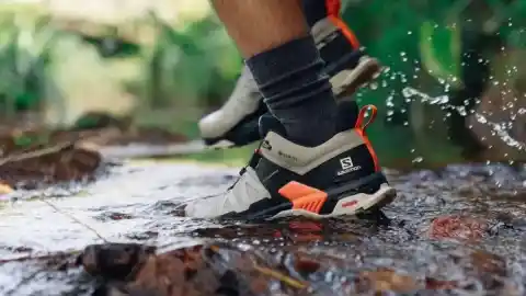 Imagen 1 de Respira hondo, corre y conquista la montaña: Salomon rebaja sus 10 zapatillas más vendidas