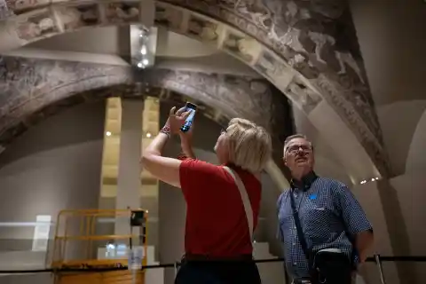 Imagen 1 de El abogado de Sijena ofrece un acto de conciliación al director del MNAC, pero exige su dimisión