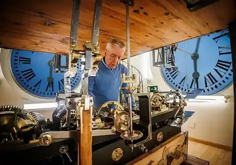 Imagen 1 de La mecánica del corazón de la Puerta del Sol