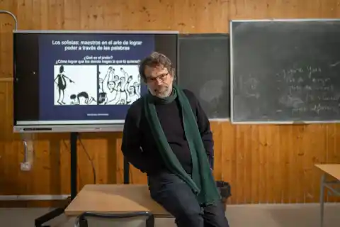 Imagen 1 de Víctor Bermúdez, profesor de Filosofía: “Hemos perdido el control del proceso educativo, lo que damos en clase es en gran medida un simulacro”