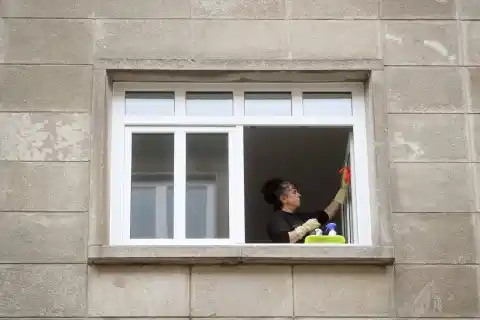 Imagen 1 de Los riesgos laborales de tres de cada diez empleadas de hogar siguen pendientes de evaluar pese a la obligatoriedad