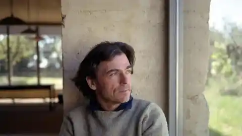 Imagen 1 de Telmo Rodríguez, enólogo: “Las etiquetas caras son un poco horteras; antes eran una forma de reivindicar el país, pero el vino de precio astronómico es un error”