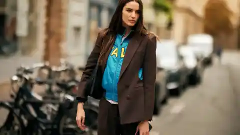 Imagen 1 de Acaba de llegar a Zara la sudadera de Navidad calentita e ideal para llevar con blazers