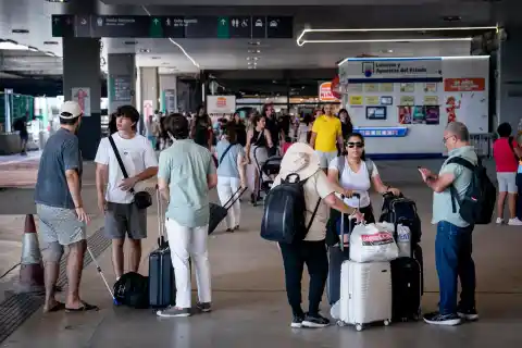 Imagen 1 de Restablecida la circulación de los trenes de larga distancia y alta velocidad en la estación madrileña de Chamartín