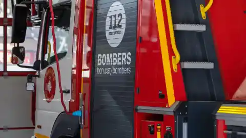 Imagen 1 de Un incendio en una sauna de un hotel de l'Hospitalet de Llobregat obliga a evacuar a 53 personas en Nochebuena