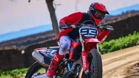 Imagen 1 de Marc Márquez se pone a punto para su vuelta en 2026: "No hay vacaciones para mí, para Gemma es difícil aceptarlo"