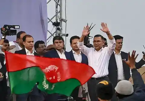 Imagen 1 de El aspirante a primer ministro de Bangladés regresa tras 17 años en el exilio antes de las elecciones