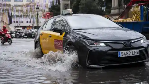 Imagen 1 de Última hora del temporal en Catalunya: lluvias, nieve, fuerte oleaje y afectaciones