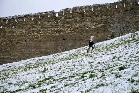 Imagen 1 de Cataluña, en alerta por lluvias, nieve y viento en un viernes marcado por la inestabilidad