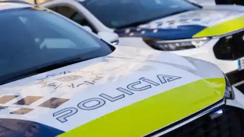 Imagen 1 de La Policía Local aborta una fiesta en una vivienda de Málaga con más de 100 personas en su interior