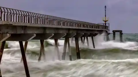 Imagen 1 de Barcelona bajo el temporal y otras imágenes que marcan la Navidad