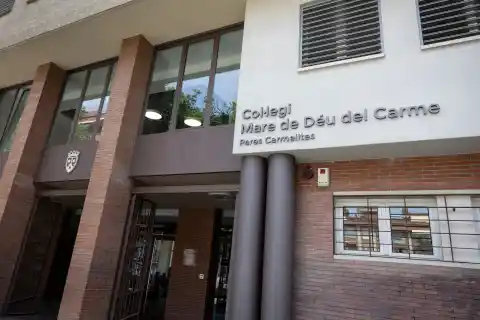 Imagen 1 de Educación revisará la materia de Historia y las titulaciones docentes del colegio denunciado por ultraconservador en Terrassa