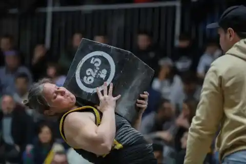 Imagen 1 de Patricia Martín, la campeona de Euskadi de levantamiento de piedras que salva las quemaduras más graves en el hospital de Cruces