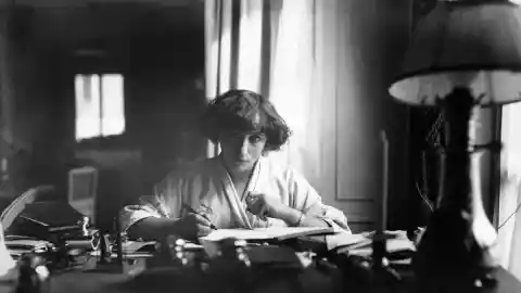Imagen 1 de La mirada de Colette, la escritora hecha a sí misma que hechizó al mundo