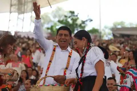 Imagen 1 de Oaxaca se lanza a la revocación de mandato del gobernador, un ejercicio que usó López Obrador para afianzar su respaldo popular