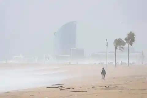 Imagen 1 de El temporal sigue activo en Cataluña y pone al límite el caudal de los ríos en Girona