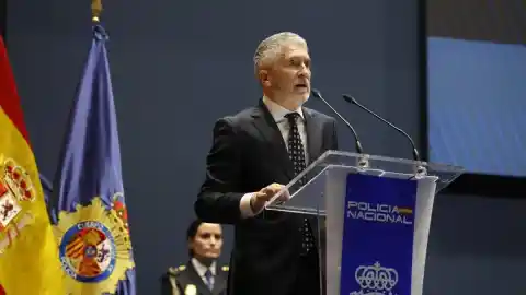 Imagen 1 de El TSJC obliga a Marlaska a restituir al comisario de Lleida cesado por su condena de acoso sexual