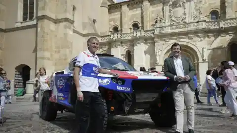 Imagen 1 de Calleja ultima su regreso al Dakar: "No podría ser copiloto de nadie, ni de Alonso, me muero de miedo"