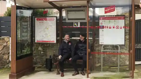 Imagen 1 de La Comunidad de Madrid instala nuevas marquesinas de autobús con calefacción en tres pueblos de la Sierra Norte