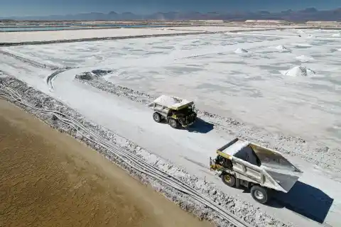 Imagen 1 de Codelco y SQM crean NovaAndino Litio, la compañía conjunta para explotar litio en Salar de Atacama